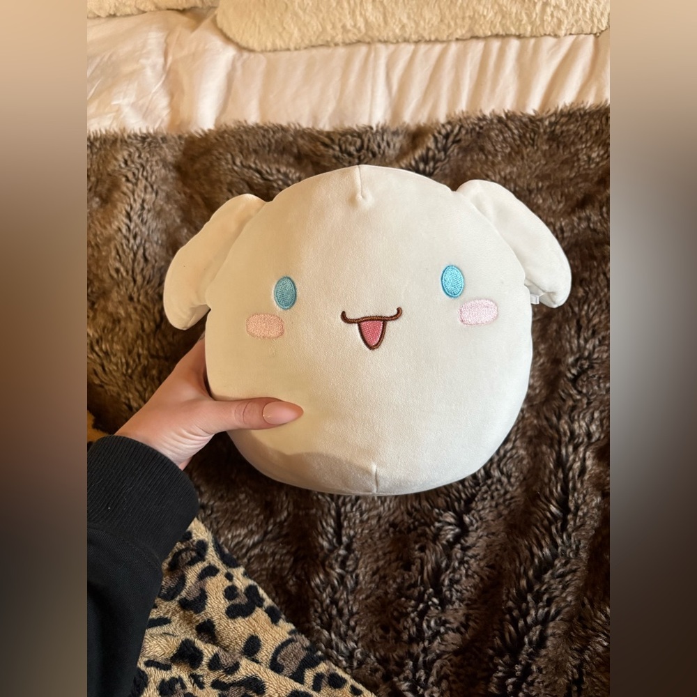 Hello Kitty Cinnamon Roll Squishmallow Sanrio - Picture 2 of 9